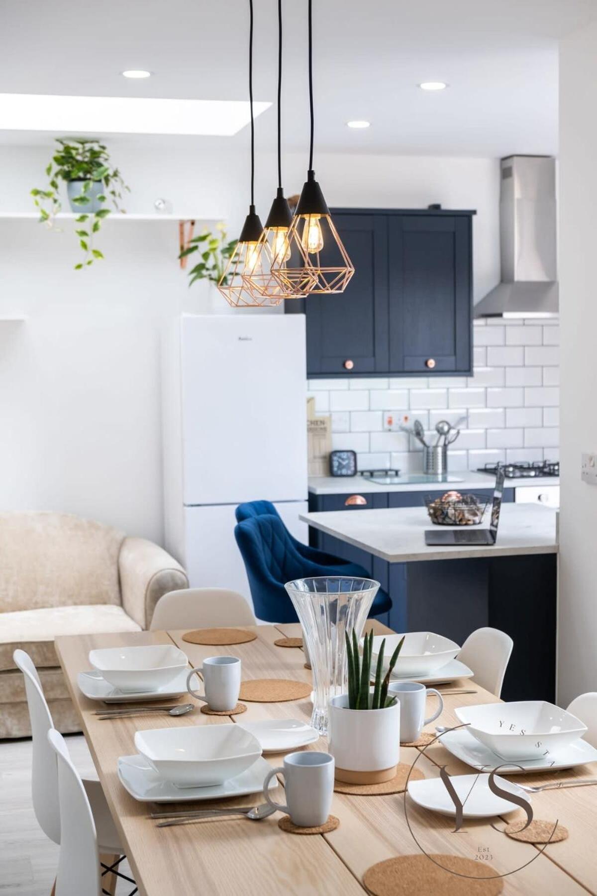 Stylish 3Br Home - Beautiful Garden - Parking West Bromwich Buitenkant foto